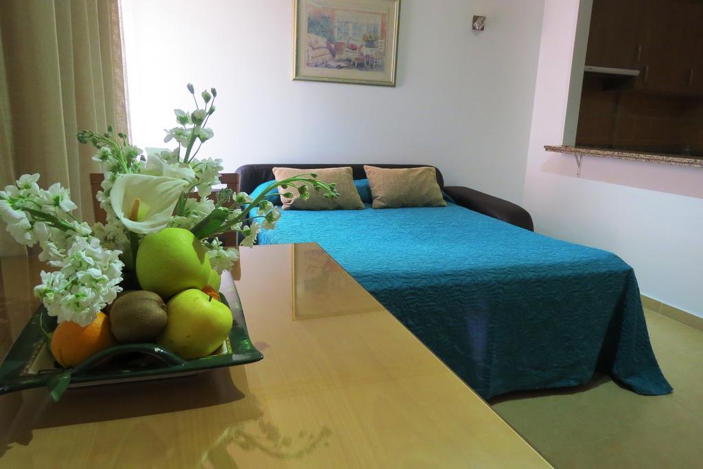 Apartamentos Turisticos Las Yucas Torre Del Mar Esterno foto