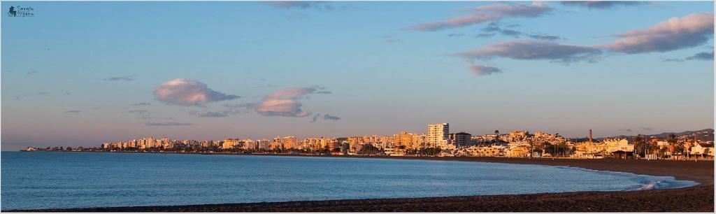 Apartamentos Turisticos Las Yucas Torre Del Mar Esterno foto