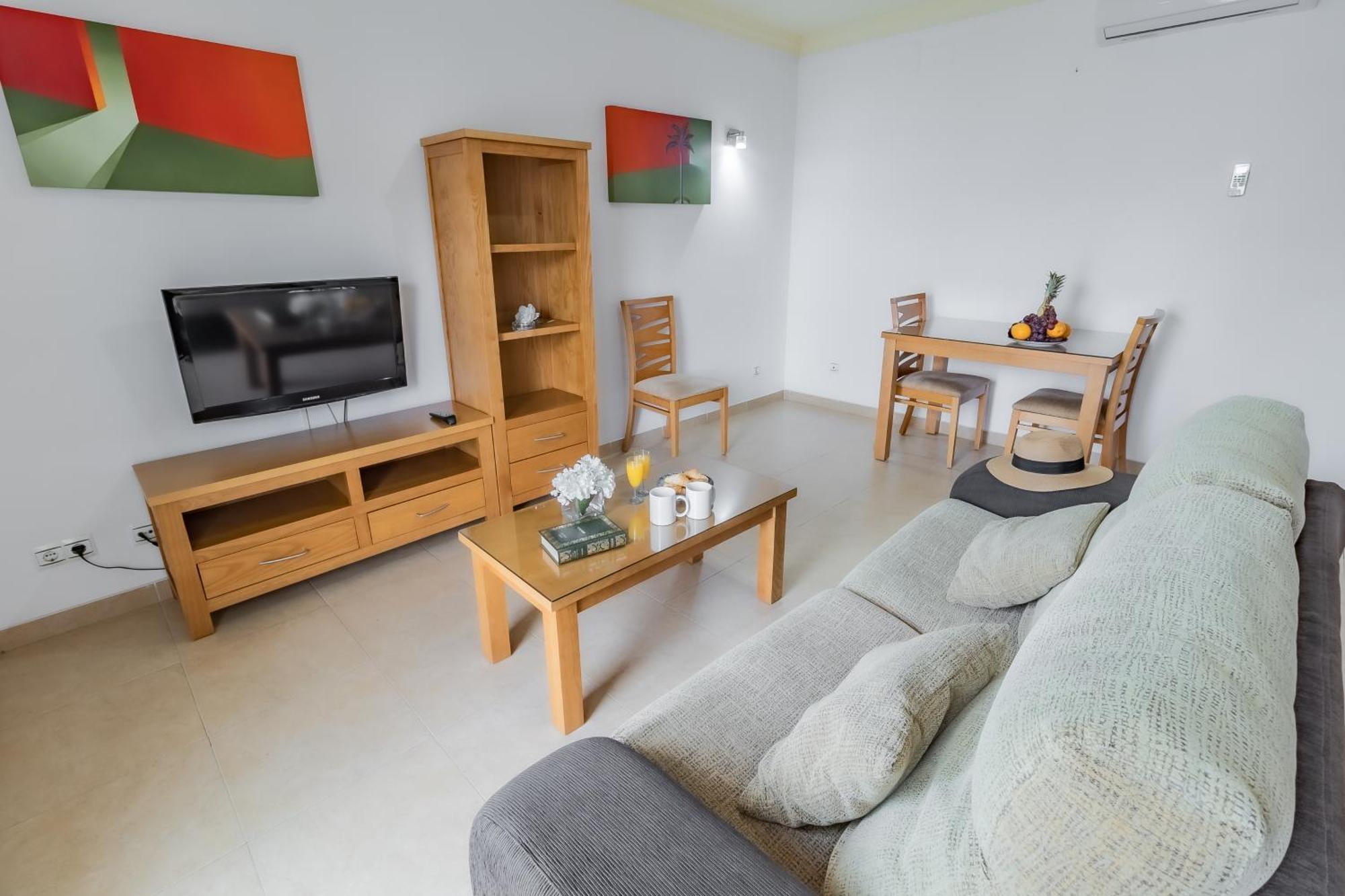 Apartamentos Turisticos Las Yucas Torre Del Mar Esterno foto