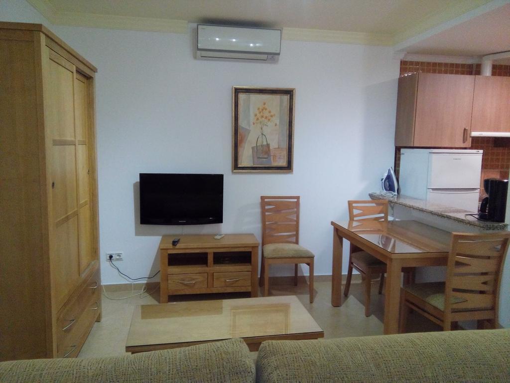 Apartamentos Turisticos Las Yucas Torre Del Mar Esterno foto