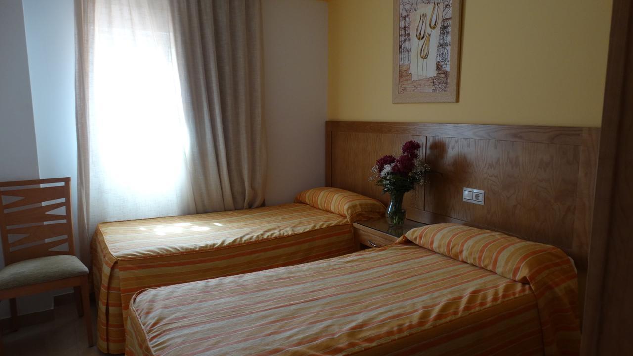 Apartamentos Turisticos Las Yucas Torre Del Mar Esterno foto